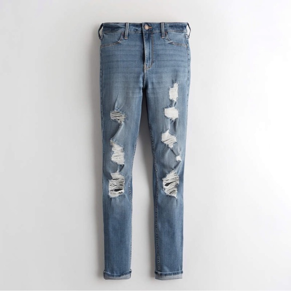 Hollister Curvy High-Rise Jeans - Picture 2 of 5